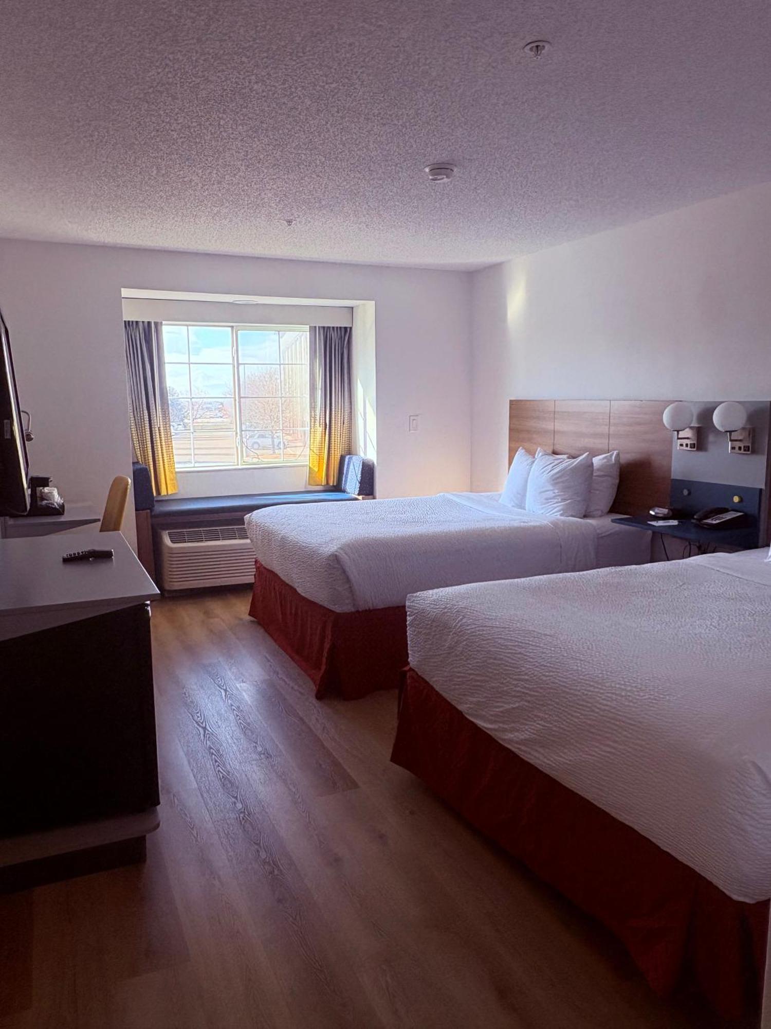 Microtel Inn & Suites By Wyndham Denver Airport Екстериор снимка