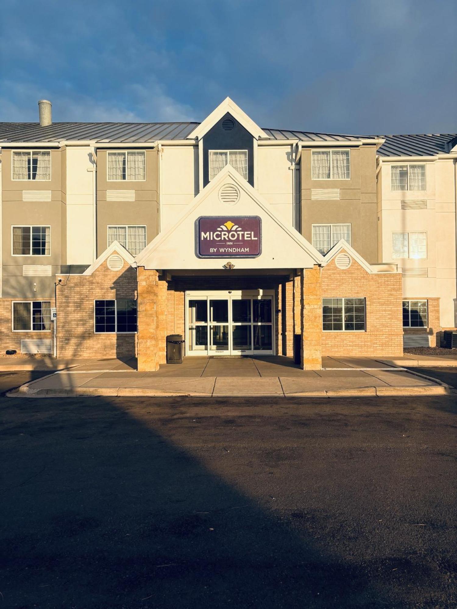 Microtel Inn & Suites By Wyndham Denver Airport Екстериор снимка